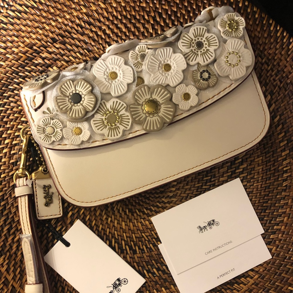 COACH 1941 Tea Rose Clutch Wristlet CHALK